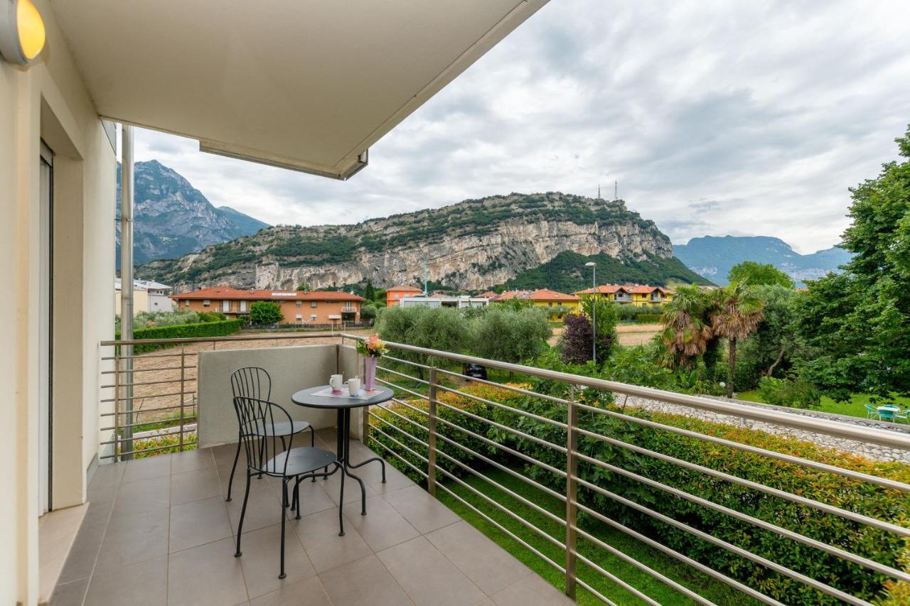 Torbole Relax, Pool & Balcony Apartment - Happy Rentals Torbole Sul Garda Kültér fotó